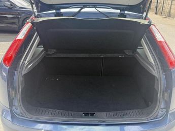 Ford Focus 1.6 Zetec Climate Hatchback 5dr Petrol Automatic (184 g/km, 99 b