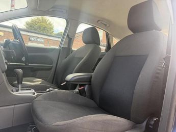 Ford Focus 1.6 Zetec Climate Hatchback 5dr Petrol Automatic (184 g/km, 99 b