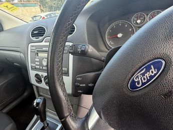 Ford Focus 1.6 Zetec Climate Hatchback 5dr Petrol Automatic (184 g/km, 99 b