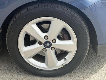 Ford Focus 1.6 Zetec Climate Hatchback 5dr Petrol Automatic (184 g/km, 99 b
