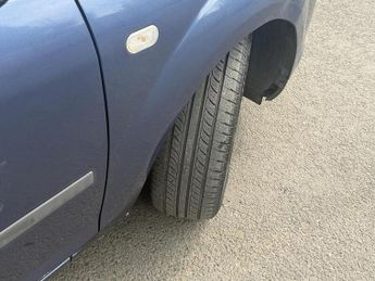 Ford Focus 1.6 Zetec Climate Hatchback 5dr Petrol Automatic (184 g/km, 99 b