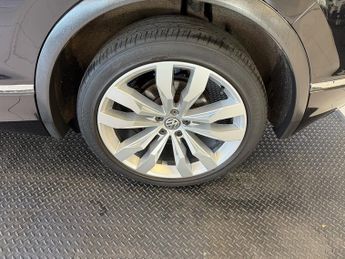 Volkswagen Tiguan TDI R-Line SUV 2.0 Automatic Diesel