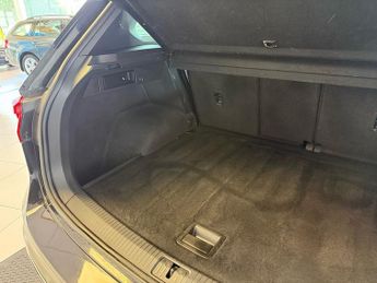 Volkswagen Tiguan TDI R-Line SUV 2.0 Automatic Diesel
