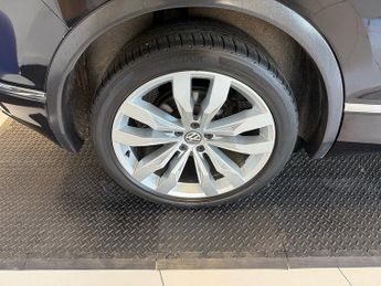 Volkswagen Tiguan TDI R-Line SUV 2.0 Automatic Diesel