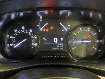 Vauxhall Vivaro 2.0 Turbo D 3100 Dynamic Panel Van 6dr Diesel Auto L2 H1 Euro 6 