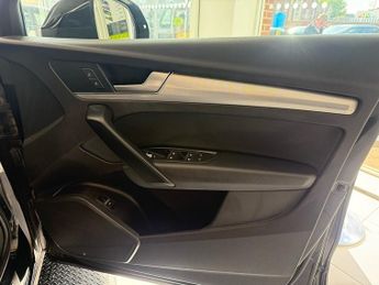 Audi Q5 2.0 TDI 40 Sport SUV 5dr Diesel S Tronic quattro Euro 6 (s/s) (1