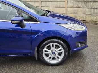 Ford Fiesta 1.0T EcoBoost Zetec Hatchback 5dr Petrol Powershift Euro 6 (100 