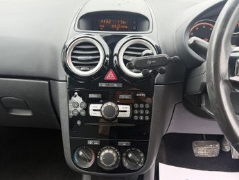 Vauxhall Corsa 1.4i 16v Design Hatchback 5dr Petrol Automatic (a/c) (166 g/km, 