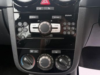Vauxhall Corsa 1.4i 16v Design Hatchback 5dr Petrol Automatic (a/c) (166 g/km, 