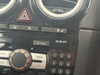 Vauxhall Corsa 1.4 16V SE Hatchback 3dr Petrol Auto Euro 5 (100 ps)