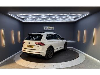 Volkswagen Tiguan 2.0 TSI R-Line SUV 5dr Petrol DSG 4Motion Euro 6 (s/s) (180 ps)