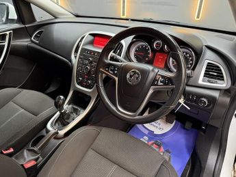 Vauxhall Astra 1.6 16v SRi Hatchback 5dr Petrol Manual Euro 5 (115 ps)