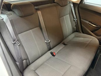 Vauxhall Astra 1.6 16v SRi Hatchback 5dr Petrol Manual Euro 5 (115 ps)