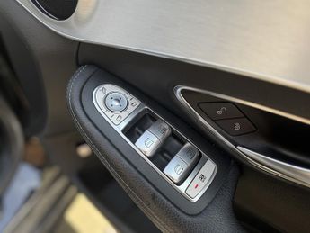 Mercedes-Benz C Class 2.1 C220 BlueTEC AMG Line Saloon 4dr Diesel G-Tronic+ Euro 6 (s/