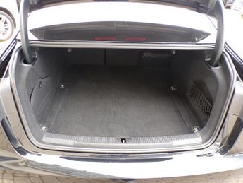 Audi A6 Saloon TDI ultra Black Edition