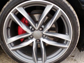 Audi A6 Saloon TDI ultra Black Edition