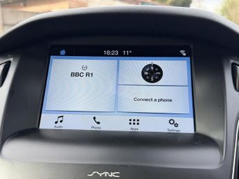 Ford Focus 1.0T EcoBoost Zetec Hatchback 5dr Petrol Auto Euro 6 (s/s) (125 