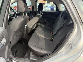 Ford Focus 1.0T EcoBoost Zetec Hatchback 5dr Petrol Auto Euro 6 (s/s) (125 