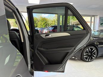 Mercedes-Benz GLE GLE350d V6 AMG Line