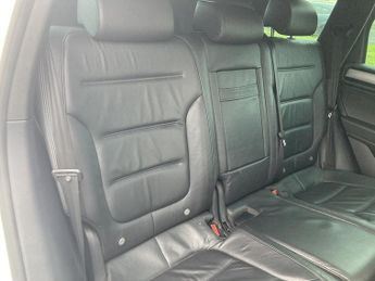 Volkswagen Touareg TDI V6 BlueMotion Tech R-Line