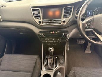 Hyundai TUCSON 1.7 CRDi Blue Drive SE Nav SUV 5dr Diesel DCT Euro 6 (s/s) (141 