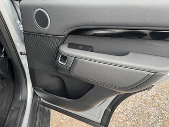 Land Rover Discovery 3.0 SD V6 SE SUV 5dr Diesel Auto 4WD Euro 6 (s/s) (306 ps)