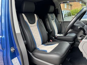 Volkswagen Transporter T6.1 T28 150 DSG LWB Highline