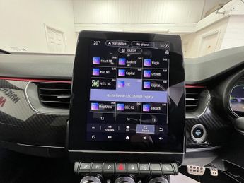 Renault Arkana E-TECH r.s. line