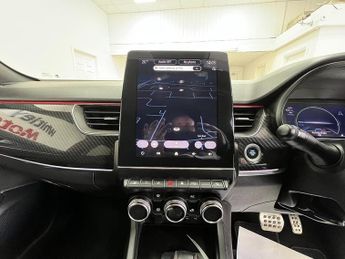 Renault Arkana E-TECH r.s. line
