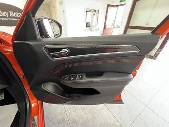 Renault Arkana E-TECH r.s. line