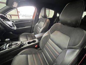 Renault Arkana E-TECH r.s. line