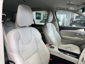 Volvo XC90 D5 PowerPulse Momentum