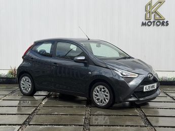 Toyota AYGO VVT-i x-play