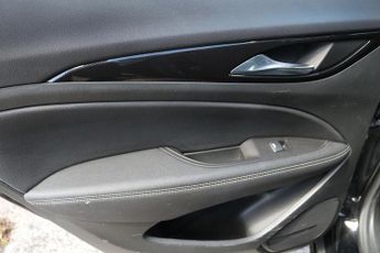 Vauxhall Insignia Turbo D BlueInjection SRi VX Line Nav