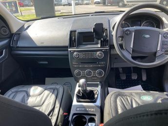 Land Rover Freelander 2 TD4 Black and White