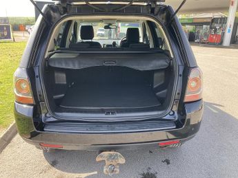 Land Rover Freelander 2 TD4 Black and White