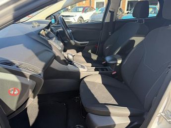 Ford Focus 1.0T EcoBoost Zetec Hatchback 5dr Petrol Auto Euro 6 (s/s) (125 