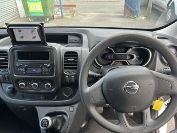 Nissan NV300 2.0 dCi 30 Acenta L2 H1 Euro 6 4dr