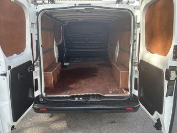 Nissan NV300 2.0 dCi 30 Acenta L2 H1 Euro 6 4dr
