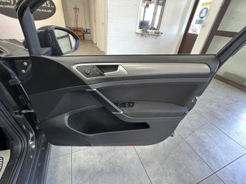 Volkswagen Golf TDI BlueMotion Tech Match Edition