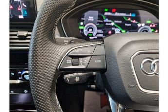 Audi Q5 TFSIe Black Edition