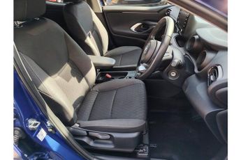 Toyota Yaris VVT-h Design