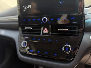 Hyundai IONIQ 38.3kWh Premium Hatchback 5dr Electric Auto (136 ps)