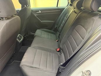 Volkswagen Golf 2.0 TSI R Hatchback 5dr Petrol DSG 4Motion Euro 6 (s/s) (300 ps)
