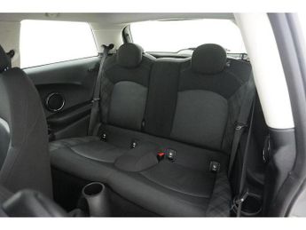 MINI Hatch Hatch 1.5 Cooper Steptronic Euro 6 (s/s) 3dr
