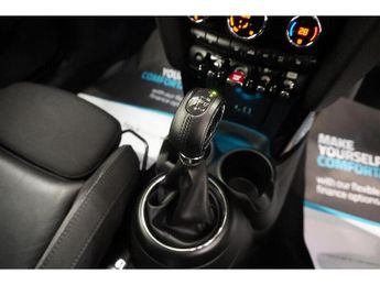 MINI Hatch Hatch 1.5 Cooper Steptronic Euro 6 (s/s) 3dr