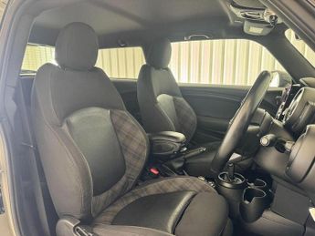 MINI Hatch Hatch 1.5 Cooper Steptronic Euro 6 (s/s) 3dr