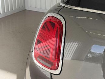MINI Hatch Hatch 1.5 Cooper Steptronic Euro 6 (s/s) 3dr