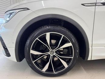 Volkswagen Tiguan 1.5 TSI R-Line SUV 5dr Petrol DSG Euro 6 (s/s) (150 ps)