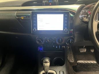 Toyota Hilux 2.4 D-4D Icon Pickup Double Cab 4dr Diesel Auto 4WD Euro 6 (s/s)
